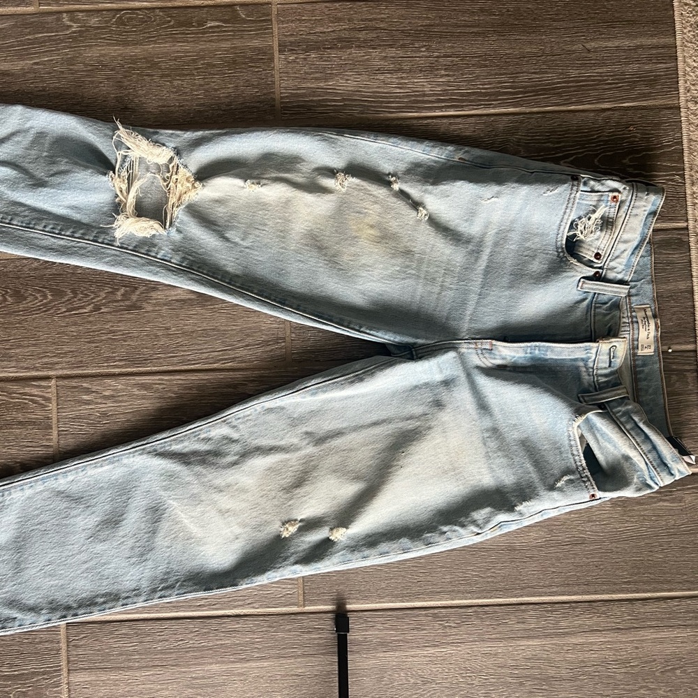 A&F Boyfriend mid rise jeans - Picture 8 of 12
